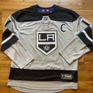 La kings fanatics hockey jersey